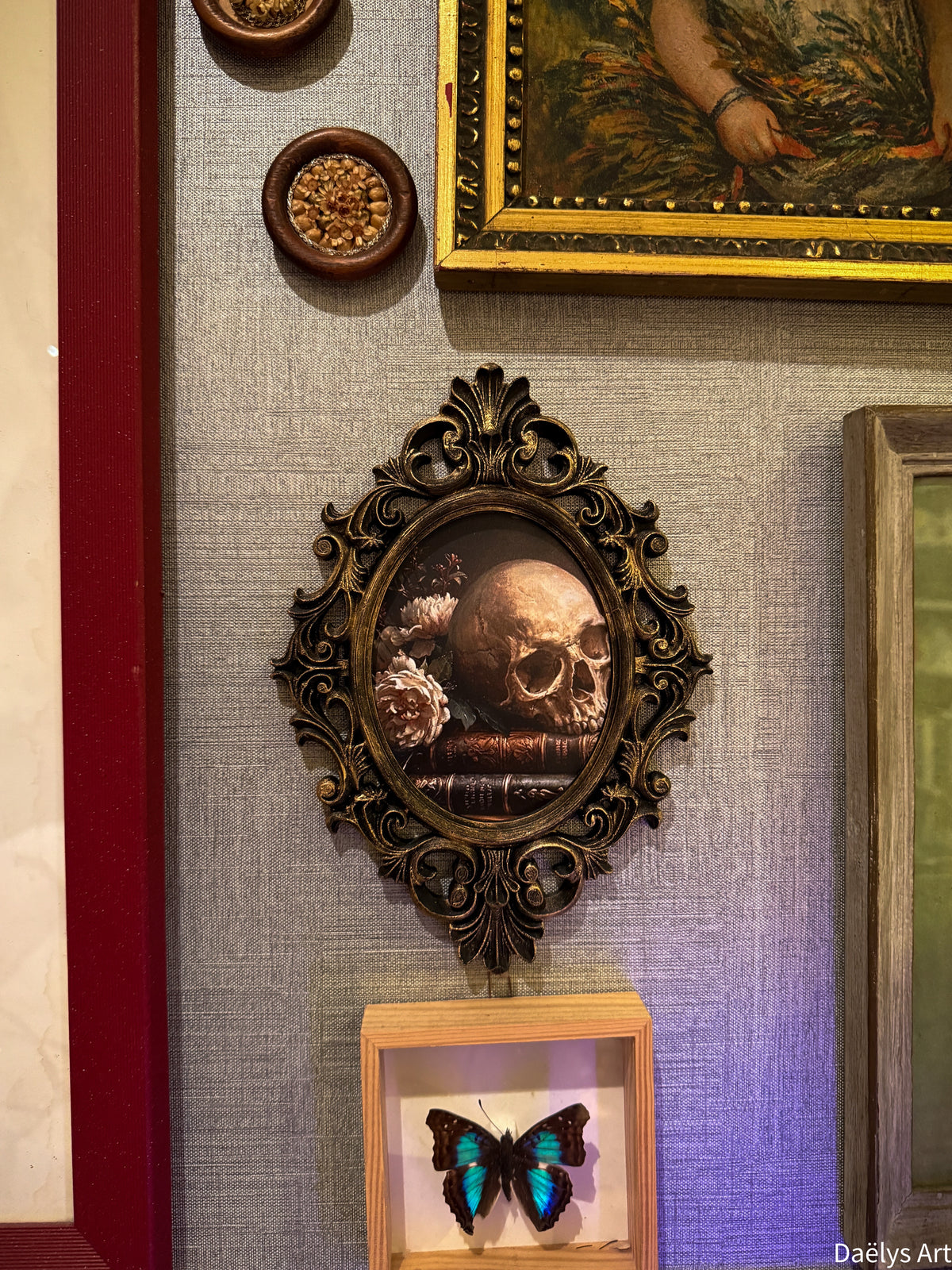 cadre décoratif gothique, cadre baroque, decoration witchy, spooky, halloween, sorcières, décoration murale, film d'horreur, magie, lune et soleil, féerique, princesse, romantasy, oeuvre d'art, fantasy, vanité