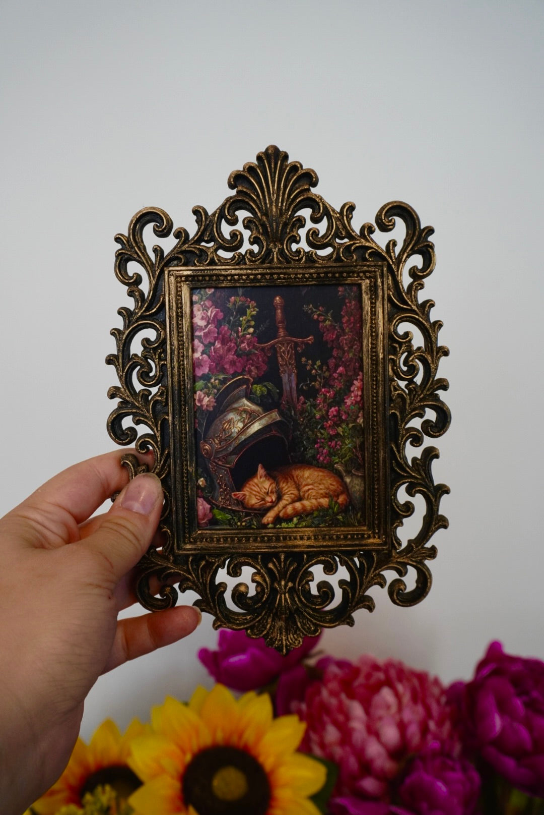 cadre décoratif gothique, cadre baroque, decoration witchy, spooky, halloween, sorcières, décoration murale, film d'horreur, magie, lune et soleil, féerique, princesse, romantasy, oeuvre d'art, fantasy