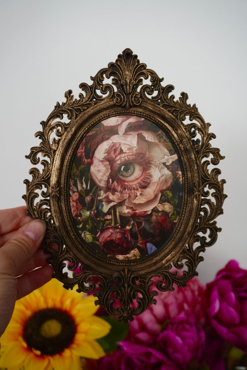 cadre décoratif gothique, cadre baroque, decoration witchy, spooky, halloween, sorcières, décoration murale, film d'horreur, magie, lune et soleil, féerique, princesse, romantasy, oeuvre d'art, fantasy, dragon