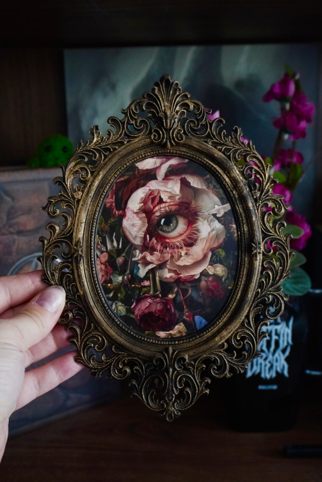 cadre décoratif gothique, cadre baroque, decoration witchy, spooky, halloween, sorcières, décoration murale, film d'horreur, magie, lune et soleil, féerique, princesse, romantasy, oeuvre d'art, fantasy, dragon