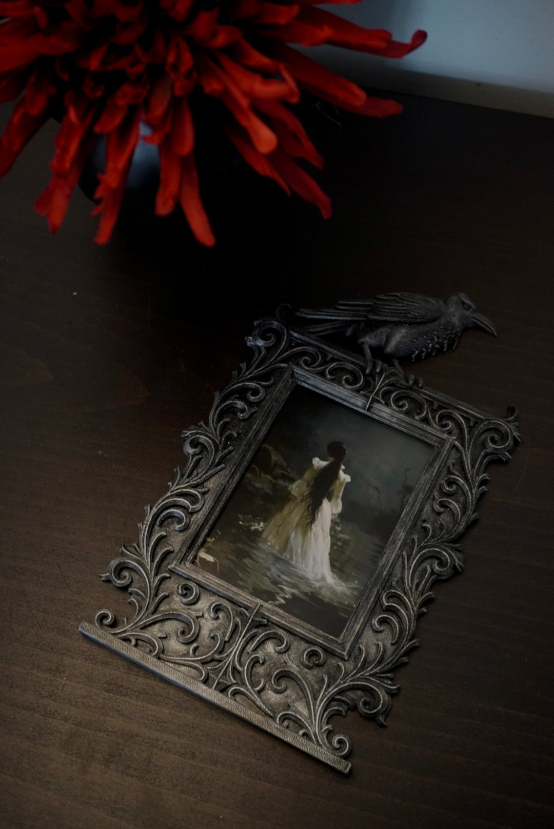 cadre décoratif gothique, cadre baroque, decoration witchy, spooky, halloween, sorcières, décoration murale, film d'horreur, magie, lune et soleil, féerique, princesse, romantasy, oeuvre d'art, fantasy, dragon
